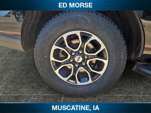 Used 2024 Ford Expedition XLT AWD/4WD image 11