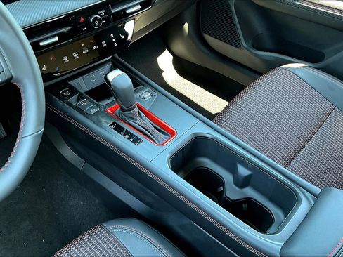 New 2026 Nissan Kicks SR AWD/4WD image 12
