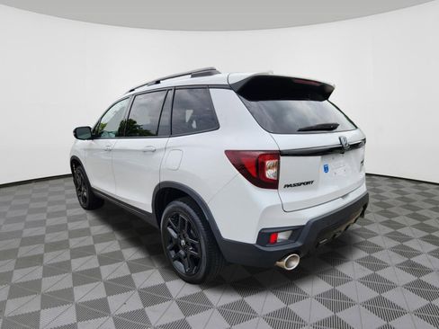 Certified 2024 Honda Passport Black Edition image 3