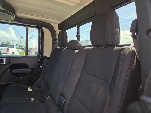 Used 2023 Jeep Gladiator Sport AWD/4WD image 20