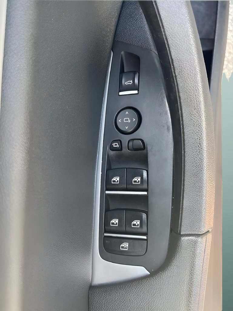 Used 2019 BMW X3 sDrive30i w/ Driving Assistance Package RWD image 12