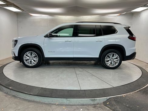 Used 2024 GMC Acadia Elevation image 2