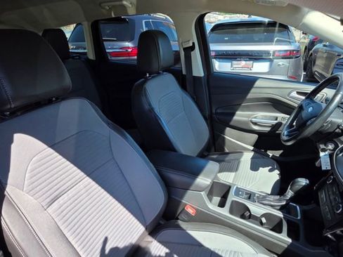 Used 2017 Ford Escape SE w/ Equipment Group 201A AWD/4WD image 28