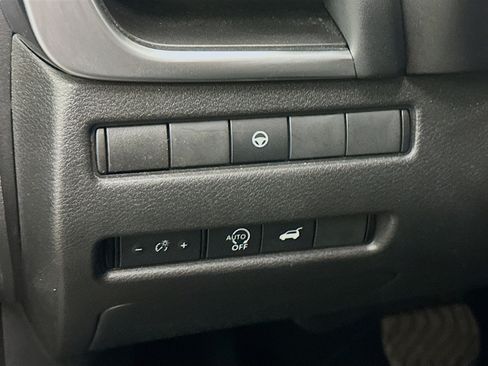 Used 2024 Nissan Rogue SV AWD/4WD image 17