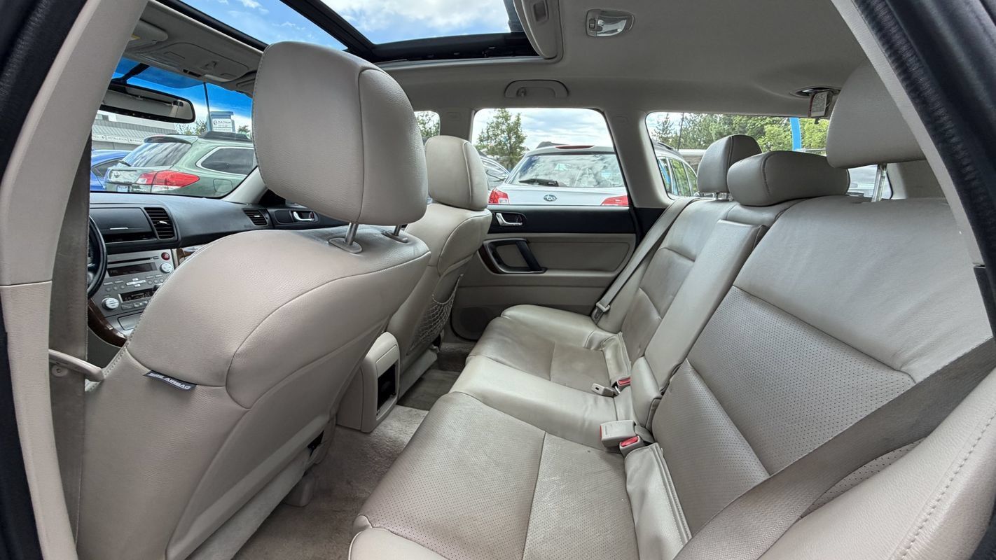 Used 2008 Subaru Outback 3.0R L.L. Bean AWD/4WD image 9