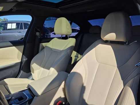 Used 2023 BMW 330i Sedan w/ Premium Package image 16