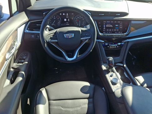 Used 2024 Cadillac XT6 Sport w/ Platinum Package AWD/4WD image 11
