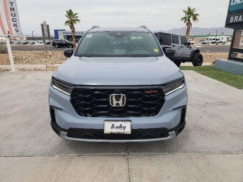 Used 2025 Honda Pilot TrailSport image 9