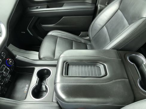 Used 2021 Chevrolet Suburban LT w/ LT Signature Plus Package image 19