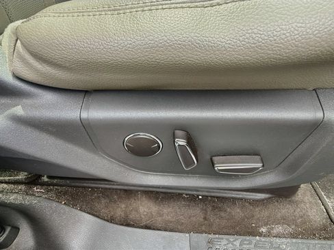 Used 2018 Ford Expedition Max Limited RWD image 33