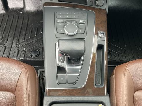 Used 2020 Audi Q5 2.0T Premium image 23