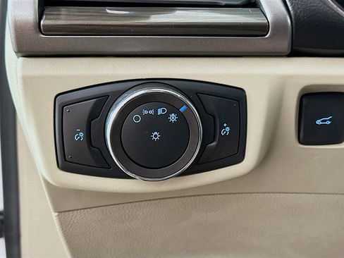 Used 2019 Ford Fusion SEL image 17