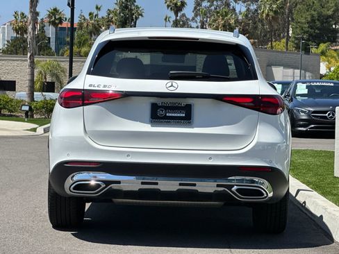 Certified 2025 Mercedes-Benz GLC 300 image 4