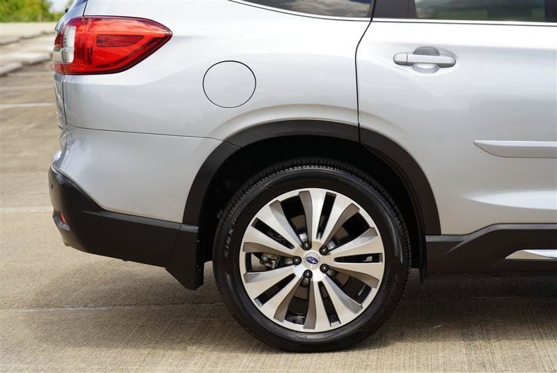 Used 2020 Subaru Ascent Limited w/ Technology Package AWD/4WD image 17