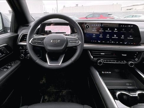 New 2026 Chevrolet Suburban Z71 w/ Comfort Package image 11