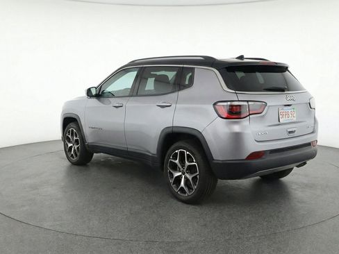 Used 2025 Jeep Compass Limited AWD/4WD image 9