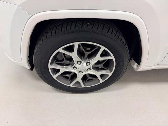 Used 2020 Jeep Grand Cherokee Overland AWD/4WD image 18