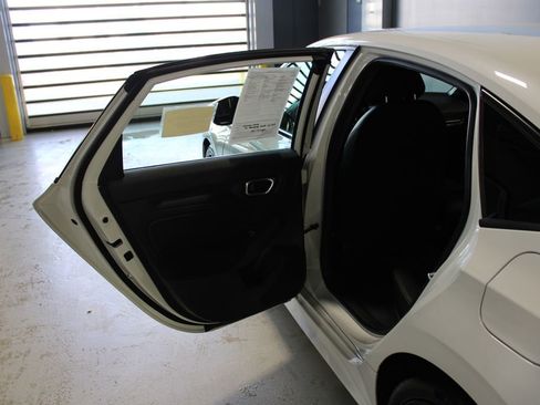 Used 2022 Honda Civic Sport image 18