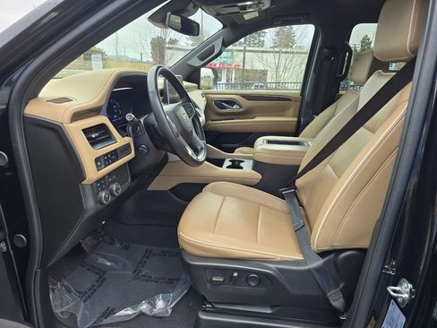 Used 2024 Chevrolet Suburban Premier image 22