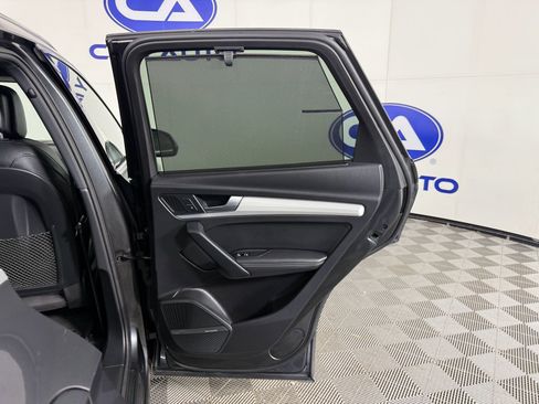 Used 2018 Audi SQ5 Prestige w/ Prestige Package image 17