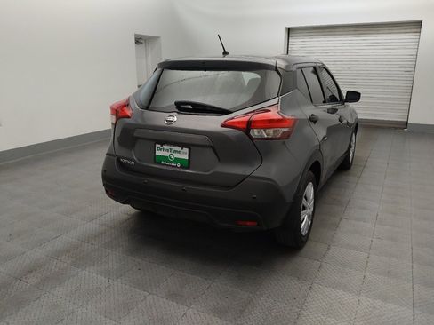 Used 2020 Nissan Kicks S image 7