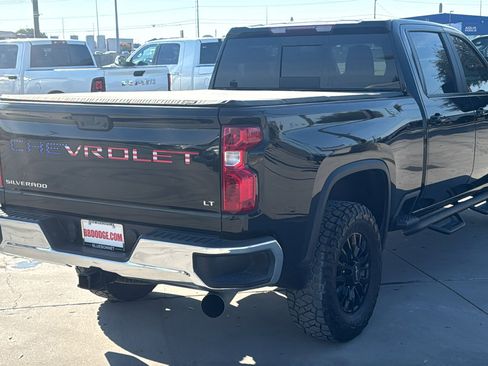Used 2023 Chevrolet Silverado 2500 LT w/ Convenience Package image 5