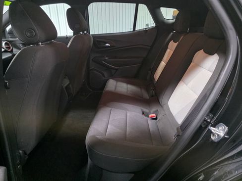 Used 2024 Chevrolet Trax RS FWD image 10