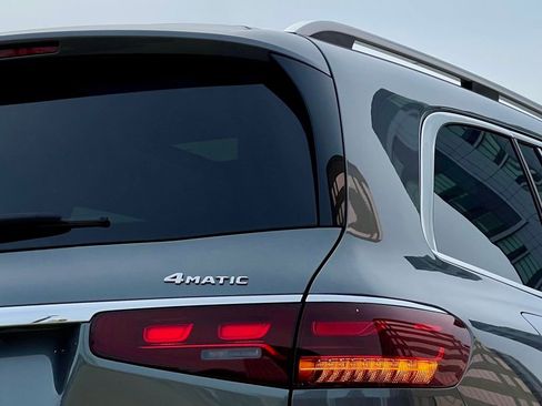 Certified 2026 Mercedes-Benz GLS 450 4MATIC image 9