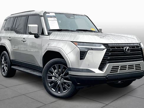 Used 2025 Lexus GX 550 w/ Accessory Package (2T) image 3