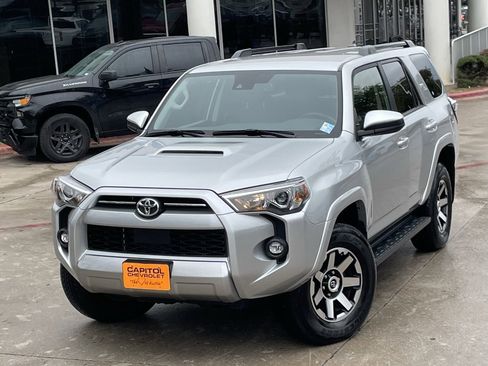 Used 2024 Toyota 4Runner TRD Off-Road image 9