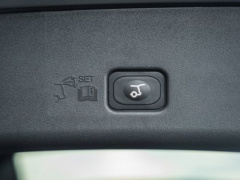 Used 2024 Lincoln Nautilus Reserve w/ Jet Appearance Package (87T) image 11