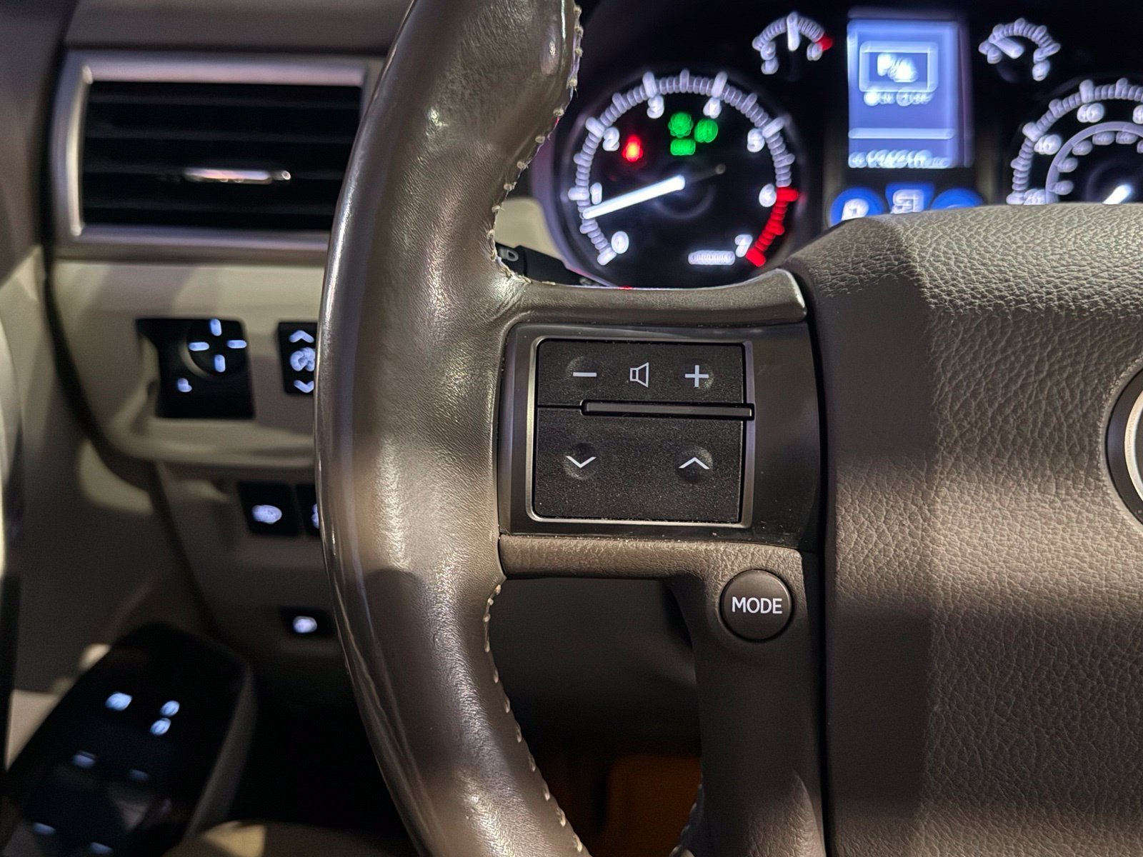 Used 2019 Lexus GX 460 Premium AWD/4WD image 38