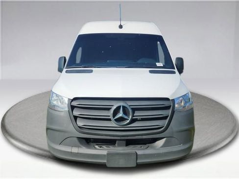 Used 2024 Mercedes-Benz Sprinter 2500 image 16