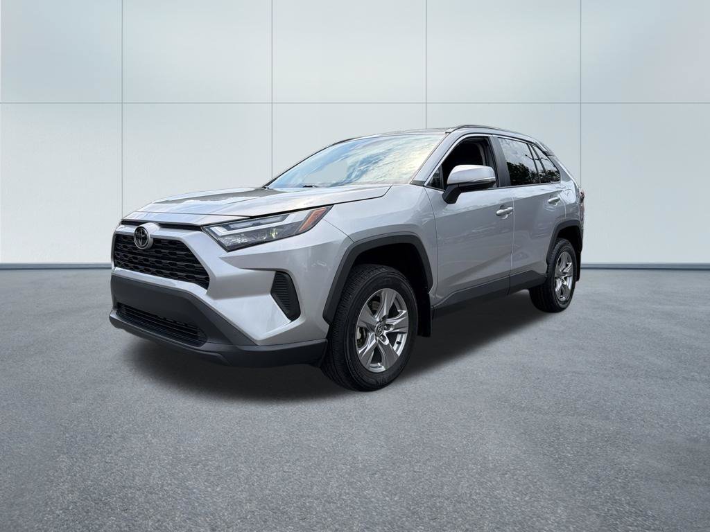 Used 2024 Toyota RAV4 XLE AWD/4WD image 2