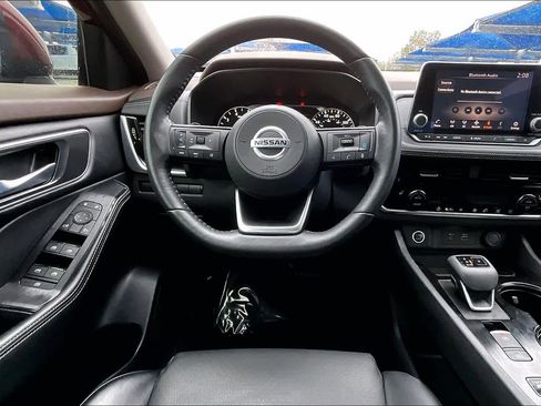 Used 2021 Nissan Rogue SV w/ Premium Package image 5