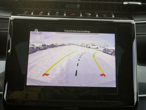 Used 2023 Jeep Grand Cherokee Altitude image 17