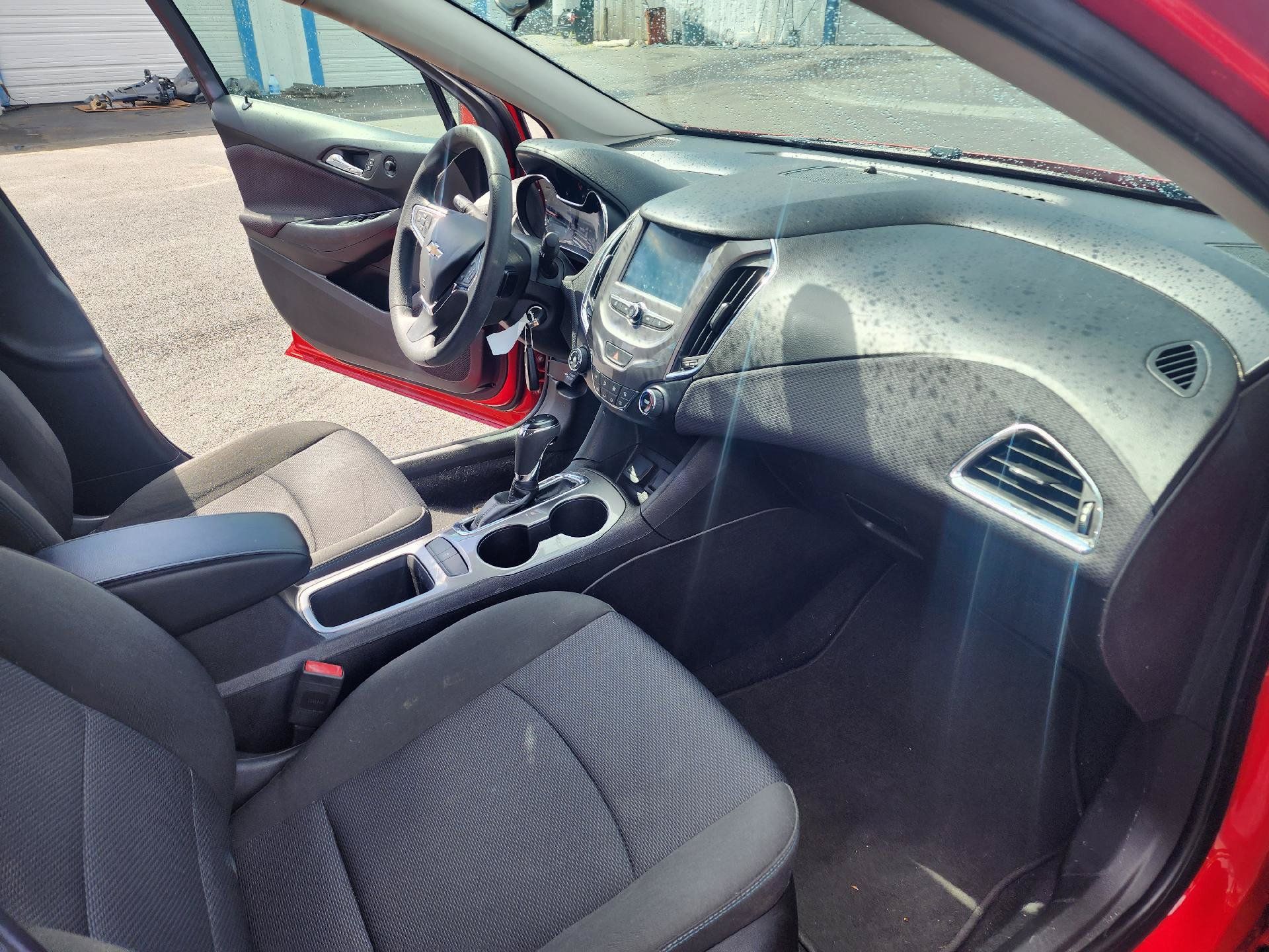 Used 2018 Chevrolet Cruze LT FWD image 10