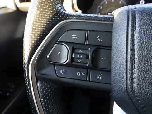 Used 2024 Toyota Tacoma TRD Off-Road image 30