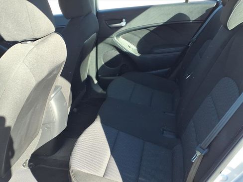 Used 2017 Kia Forte LX image 11