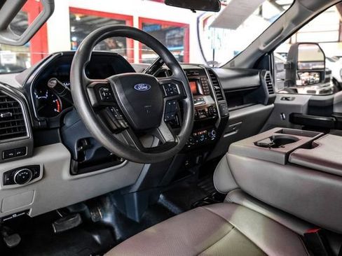 Used 2022 Ford F350 XL w/ Power Equipment Group image 5