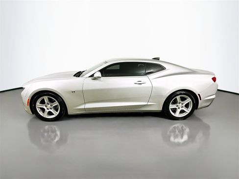 Used 2019 Chevrolet Camaro LT image 5