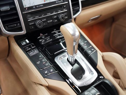 Used 2014 Porsche Cayenne AWD/4WD image 32