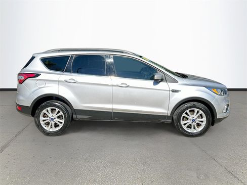 Used 2018 Ford Escape SE image 8