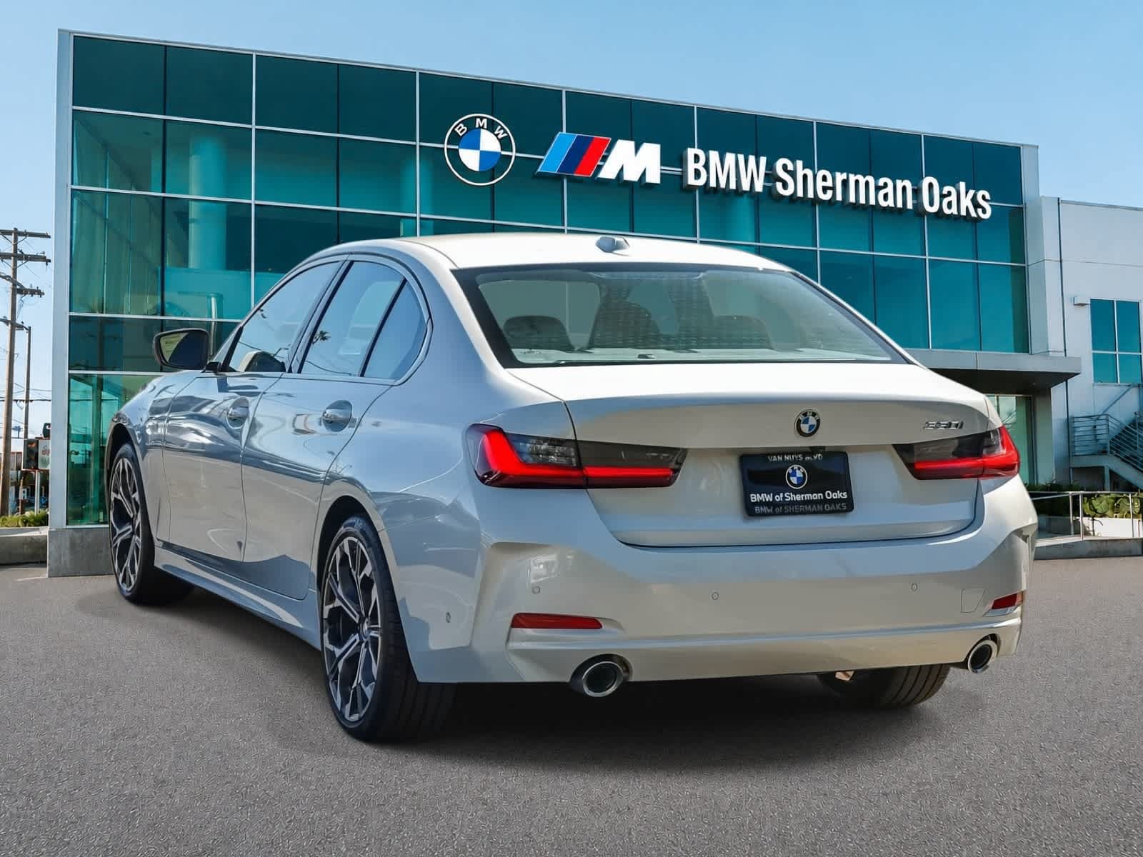 Used 2026 BMW 330i Sedan w/ Convenience Package RWD image 6