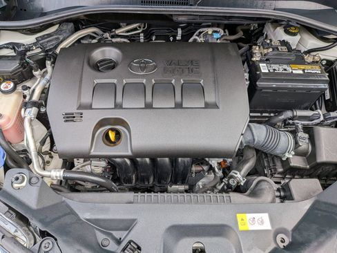 Used 2020 Toyota C-HR XLE FWD image 38
