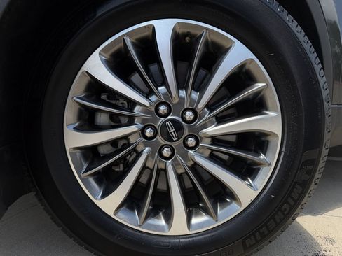 Used 2019 Lincoln Nautilus Select w/ Class II Trailer Tow Package AWD/4WD image 9