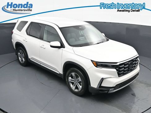 Used 2025 Honda Pilot EX-L image 14