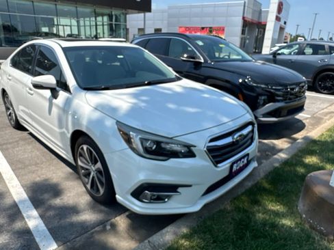 Used 2018 Subaru Legacy 2.5i Limited AWD/4WD image 2