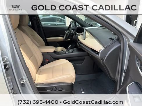 Certified 2024 Cadillac XT4 Luxury w/ Cold Weather Package FWD image 7