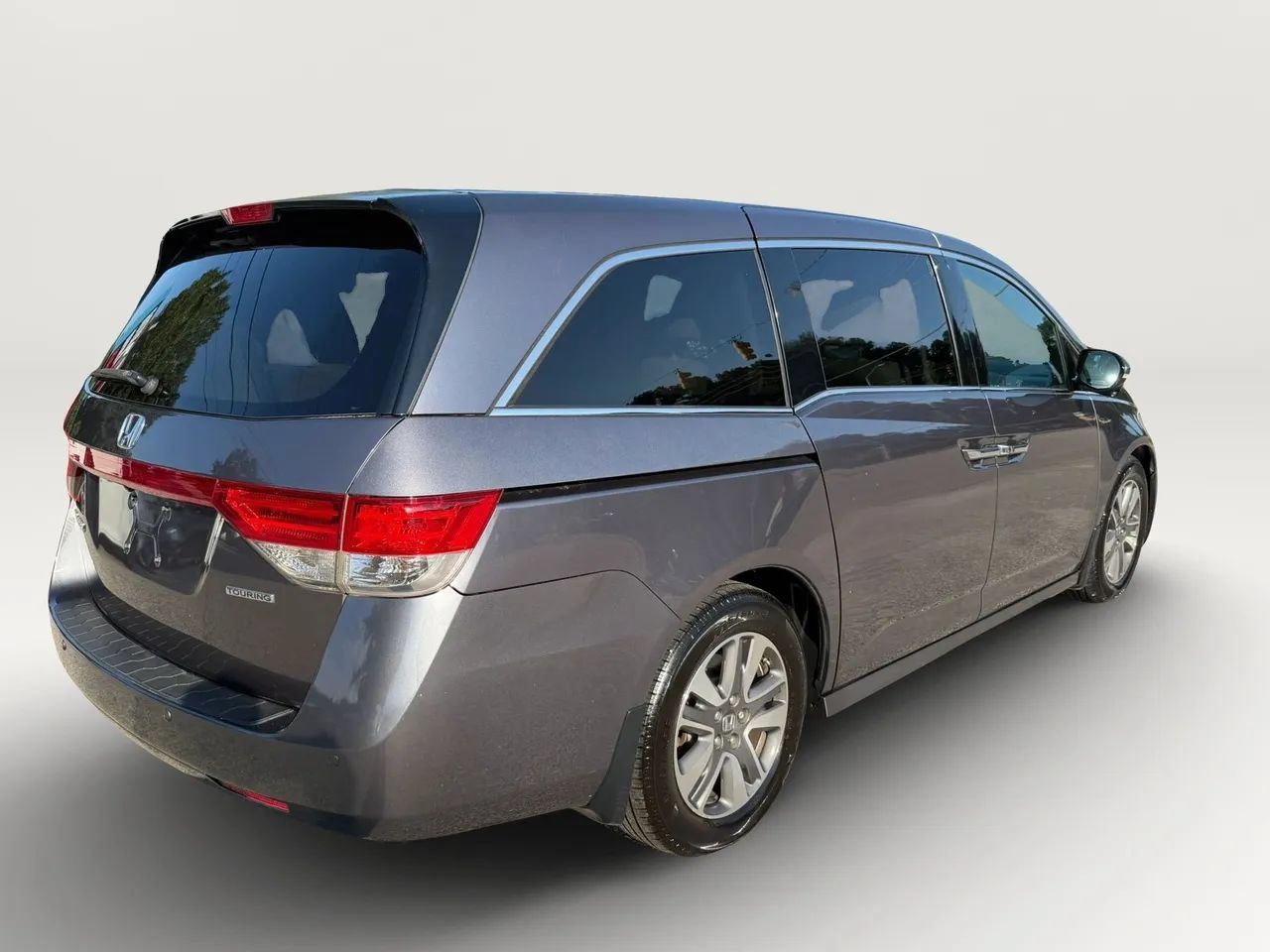 Used 2016 Honda Odyssey Touring image 3